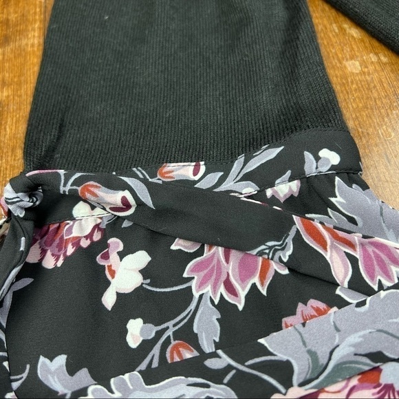 Loft Medium Black Floral Open Sleeve w/ Ties Bell Sleeves Boho Top Ann Taylor - Picture 3 of 8